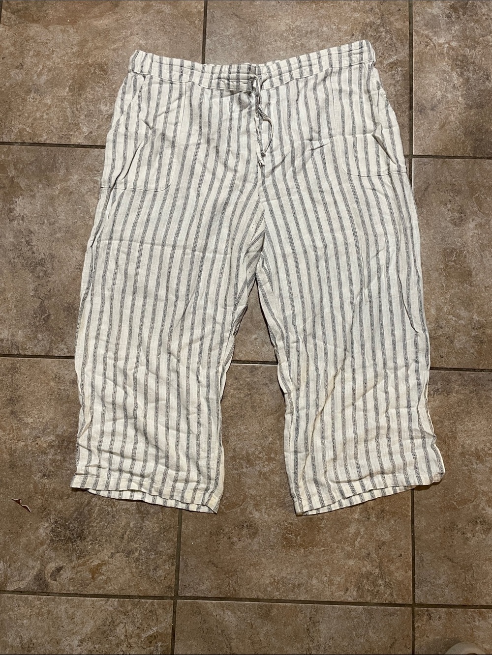 Liz Claiborne White and Gray Striped Wide Leg Pants